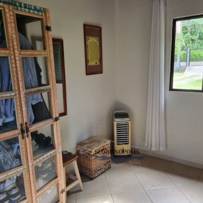 Casa Residencial com 155m², 2 quartos, 1 suíte, 6 garagens, no bairro Ratones em Florianópolis