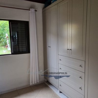 Casa Residencial com 155m², 2 quartos, 1 suíte, 6 garagens, no bairro Ratones em Florianópolis