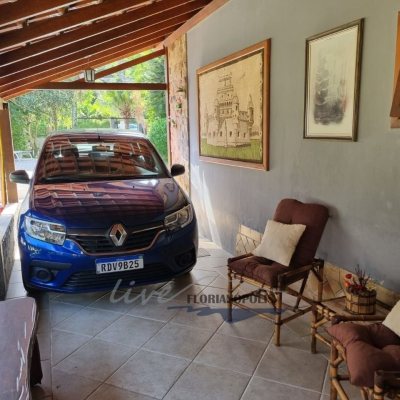 Casa Residencial com 155m², 2 quartos, 1 suíte, 6 garagens, no bairro Ratones em Florianópolis