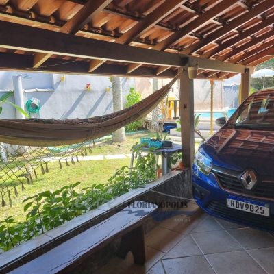 Casa Residencial com 155m², 2 quartos, 1 suíte, 6 garagens, no bairro Ratones em Florianópolis