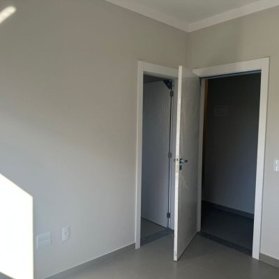 Casa Residencial com 86m², 2 quartos (sendo 2 suítes), 1 garagem, no bairro Ingleses do Rio Vermelho em Florianópolis