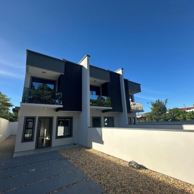 Casa Residencial com 86m², 2 quartos (sendo 2 suítes), 1 garagem, no bairro Ingleses do Rio Vermelho em Florianópolis