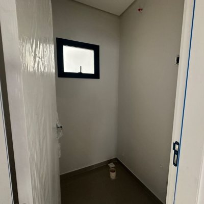 Casa Residencial com 86m², 2 quartos (sendo 2 suítes), 1 garagem, no bairro Ingleses do Rio Vermelho em Florianópolis