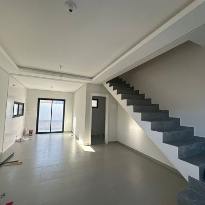 Casa Residencial com 86m², 2 quartos (sendo 2 suítes), 1 garagem, no bairro Ingleses do Rio Vermelho em Florianópolis