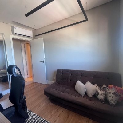 Apartamentos com 74m², 2 quartos, 1 suíte, 1 garagem, no bairro Kobrasol em São José